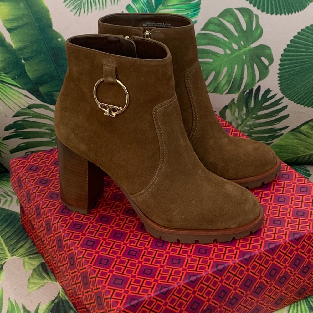 NIB Tory Burch Sofia Lug Sole Bootie size 8 1/2 in festival brown